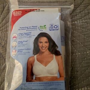 Playtex Women's Classic White Support Bra